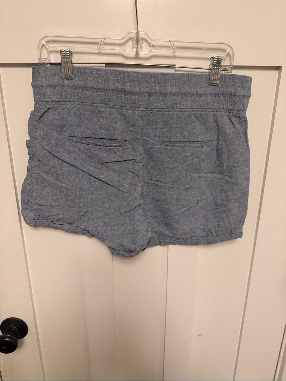 Athleta Cabo Linen Shorts Light Blue Chambray Smocked Waist Drawstring Size 6 - Picture 4 of 6